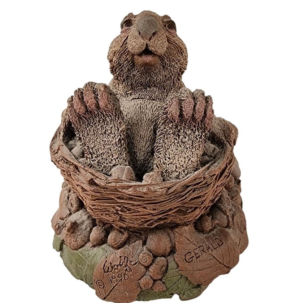Vintage 1996 Tim Wolfe Gerald Hare in a Basket Figurine #60